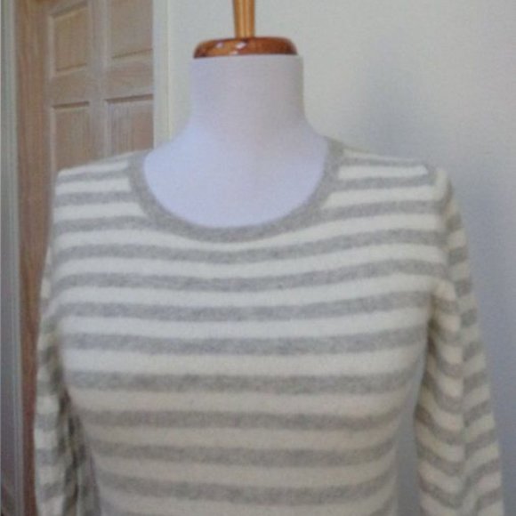 OLD NAVY100% Cashmere Crewneck Sweater Size S - Picture 8 of 9